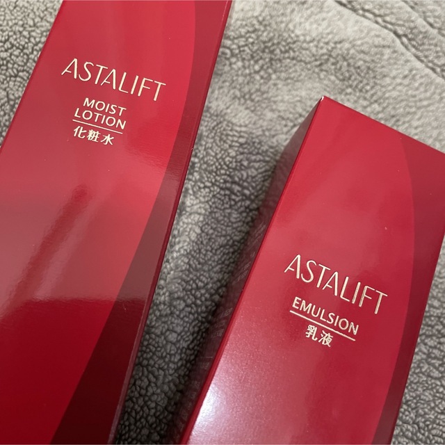 ASTALIFT(アスタリフト)の新品未使用　ASTALIFT アスタリフト 化粧水、乳液セット コスメ/美容のスキンケア/基礎化粧品(化粧水/ローション)の商品写真