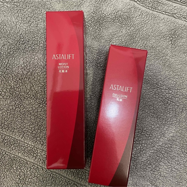 ASTALIFT(アスタリフト)の新品未使用　ASTALIFT アスタリフト 化粧水、乳液セット コスメ/美容のスキンケア/基礎化粧品(化粧水/ローション)の商品写真