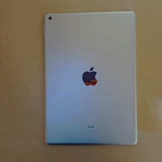 アップル(Apple)のiPad　第9世代　64GB　WiFiモデル　シルバー(タブレット)