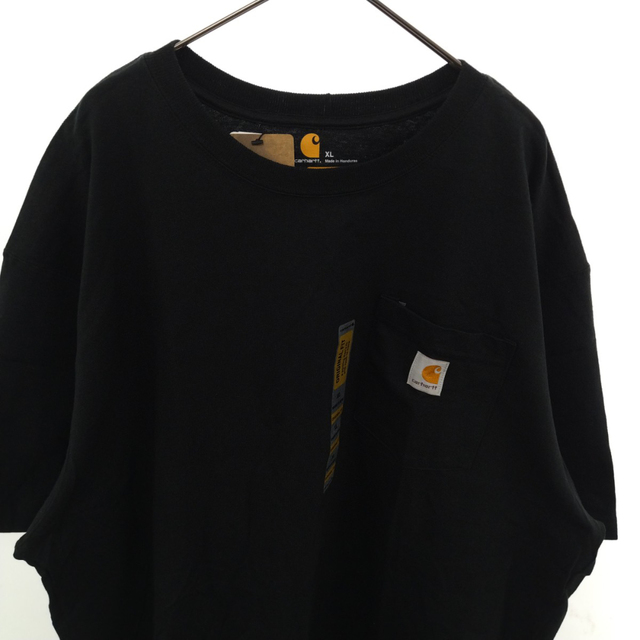 carhartt(カーハート)のCARHARTT カーハート 胸ポケットワッペン付きクルーネック半袖Tシャツ ブラック メンズのトップス(Tシャツ/カットソー(半袖/袖なし))の商品写真