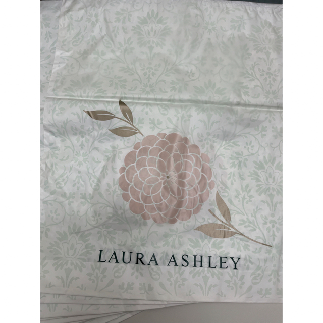 LAURA ASHLEY(ローラアシュレイ)のローラアシュレイ　ショップ袋　10枚セット　M ショッパー　ビニール袋 レディースのバッグ(ショップ袋)の商品写真