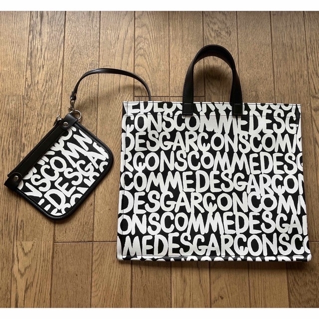 COMME des GARCONS(コムデギャルソン)のコムデギャルソン 総柄 トートバッグ 青山バッグ レディースのバッグ(トートバッグ)の商品写真