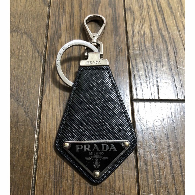 PRADA(プラダ)のPRADA キーホルダー サフィアーノ キーリング 革 メンズのファッション小物(キーホルダー)の商品写真