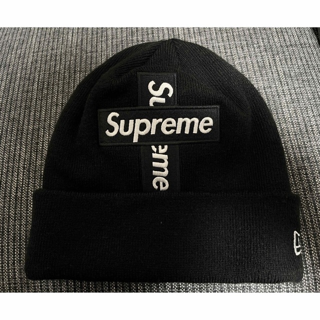 Supreme(シュプリーム)のsupreme クロスボックスロゴ ビーニー メンズの帽子(ニット帽/ビーニー)の商品写真