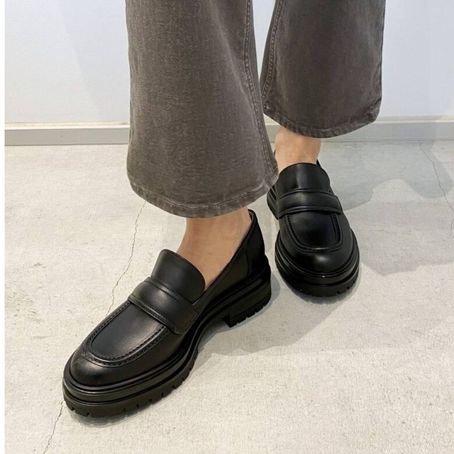 L'Appartement DEUXIEME CLASSE(アパルトモンドゥーズィエムクラス)のアパルトモン ジャンヴィト ロッシ ローファー レディースの靴/シューズ(ローファー/革靴)の商品写真