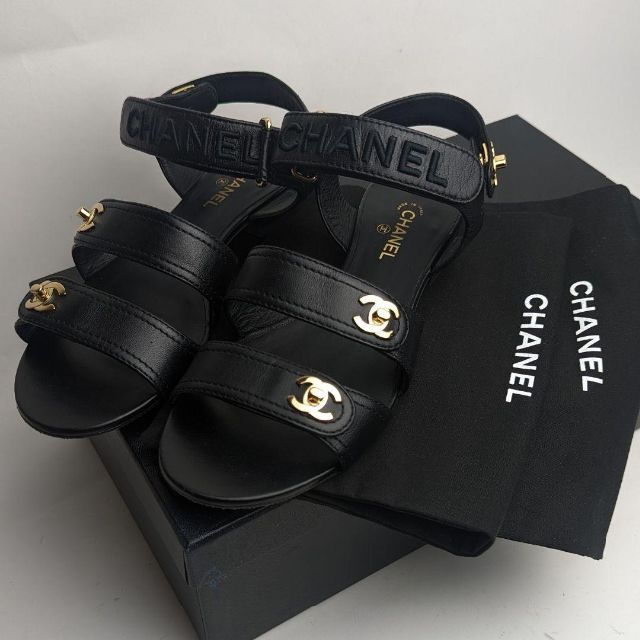 CHANEL(シャネル)のピカピカ新品仕上⭐CHANELシャネル完売2021SSターンロックサンダル36C レディースの靴/シューズ(サンダル)の商品写真