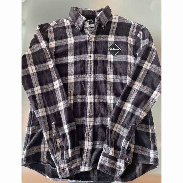F.C.R.B.(エフシーアールビー)のFCRB チェックシャツ　サイズS メンズのトップス(シャツ)の商品写真