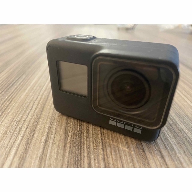 GoPro(ゴープロ)のGoPro HERO7 BLACK 本体、バッテリー、アクセサリーセット スマホ/家電/カメラのカメラ(コンパクトデジタルカメラ)の商品写真