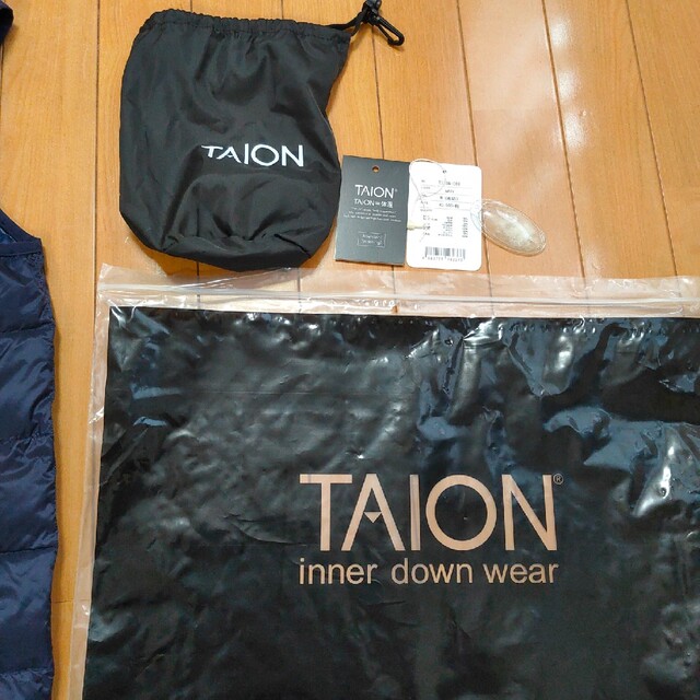 TAION(タイオン)の『TAION ダウンベスト』NAVY メンズ Mサイズ メンズのジャケット/アウター(ダウンベスト)の商品写真