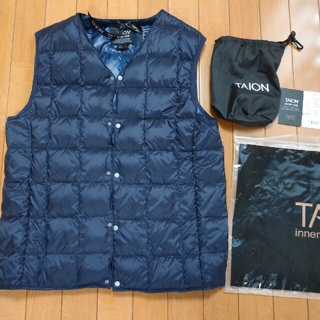 TAION(タイオン)の『TAION ダウンベスト』NAVY メンズ Mサイズ メンズのジャケット/アウター(ダウンベスト)の商品写真
