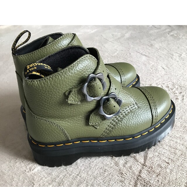 Dr.Martens(ドクターマーチン)の【Dr.Martenes】DEVON FLOWER 2ストラップ ブーツ 厚底 レディースの靴/シューズ(ブーツ)の商品写真