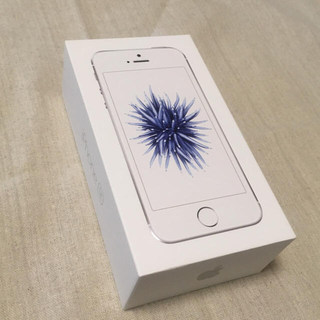 Apple(アップル)の送料込◆“空箱” iPhone SE シルバー 64G スマホ/家電/カメラのスマホアクセサリー(その他)の商品写真