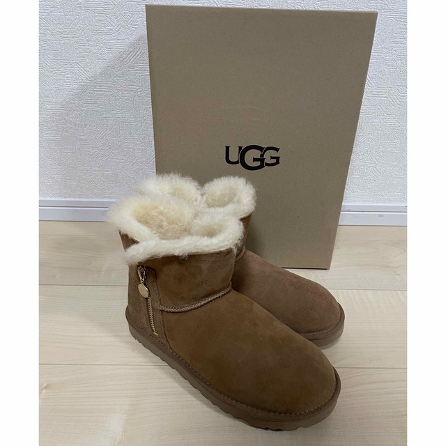 UGG(アグ)のUGG ムートンブーツ レディースの靴/シューズ(ブーツ)の商品写真