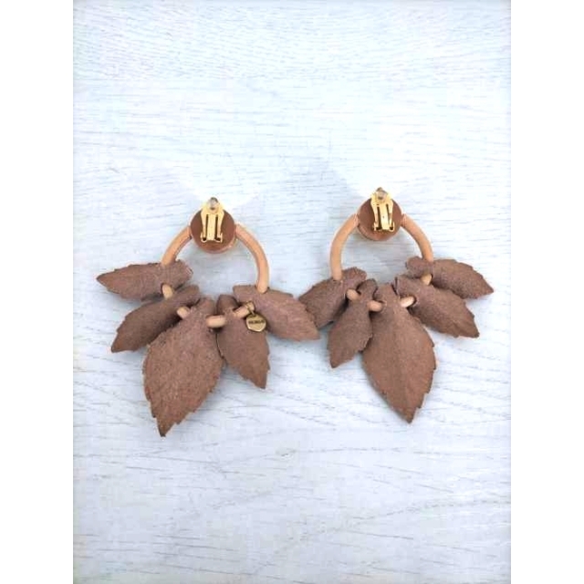 THE DALLAS(ザダラス) LEAF EARRINGS リーフイヤリング レディースのアクセサリー(その他)の商品写真