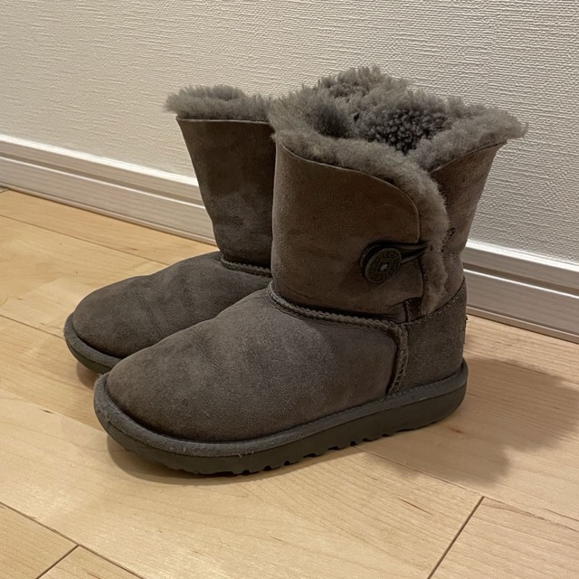 UGG ムートンブーツ 19cm グレー | フリマアプリ ラクマ