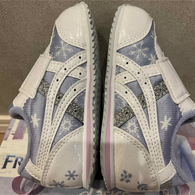 asics(アシックス)のアナ雪×asics コラボスニーカー 14センチ キッズ/ベビー/マタニティのベビー靴/シューズ(~14cm)(スニーカー)の商品写真