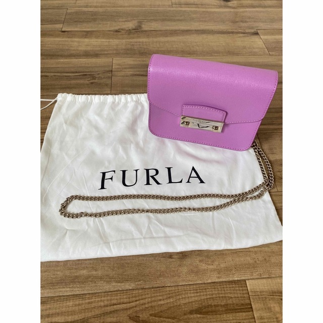 FURLA チェーンミニバッグ