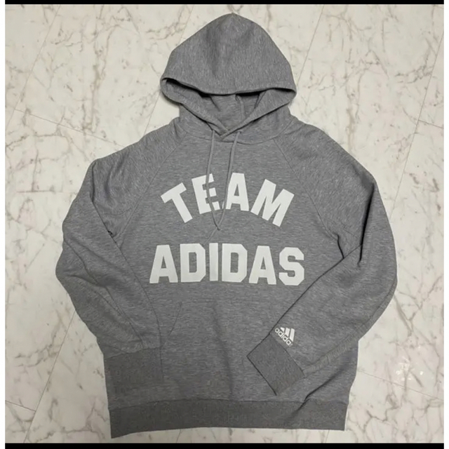 adidas(アディダス)のメンズ　★アディダス★ トレーナー　パーカー　2XO メンズのトップス(スウェット)の商品写真