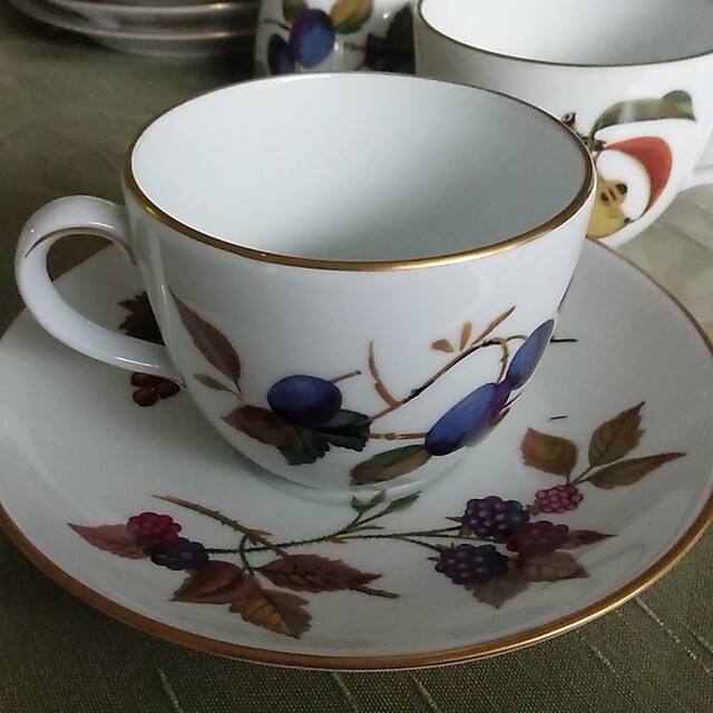 Royal Worcester(ロイヤルウースター)の【ロイヤルウースター廃盤品】カップソーサー6点などセット インテリア/住まい/日用品のキッチン/食器(グラス/カップ)の商品写真