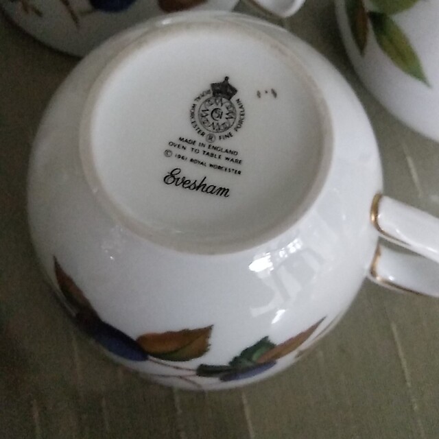 Royal Worcester(ロイヤルウースター)の【ロイヤルウースター廃盤品】カップソーサー6点などセット インテリア/住まい/日用品のキッチン/食器(グラス/カップ)の商品写真