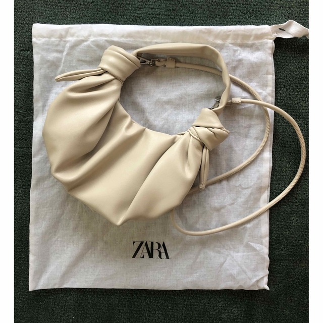 ZARA(ザラ)のZARA ミニバッグ オフホワイト レディースのバッグ(ハンドバッグ)の商品写真