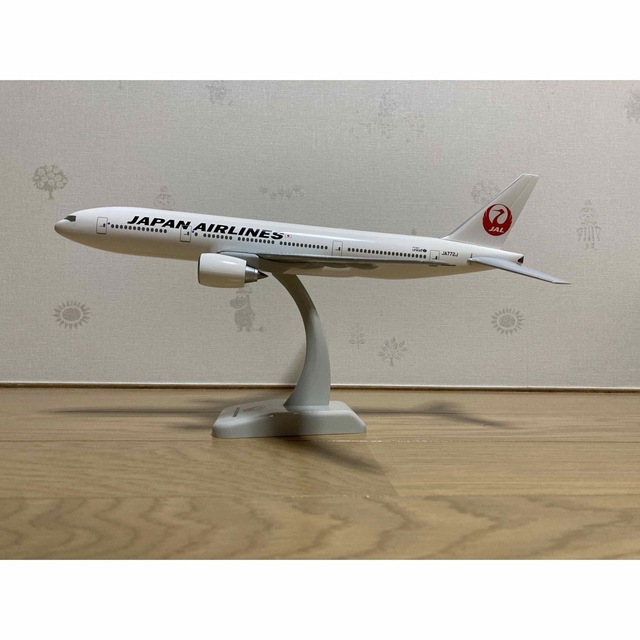 JAL(日本航空)(ジャル(ニホンコウクウ))のJAL 777-200 スナップフィットモデル 1/200 エンタメ/ホビーのおもちゃ/ぬいぐるみ(模型/プラモデル)の商品写真