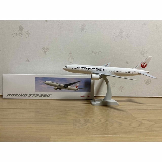 JAL(日本航空)(ジャル(ニホンコウクウ))のJAL 777-200 スナップフィットモデル 1/200 エンタメ/ホビーのおもちゃ/ぬいぐるみ(模型/プラモデル)の商品写真