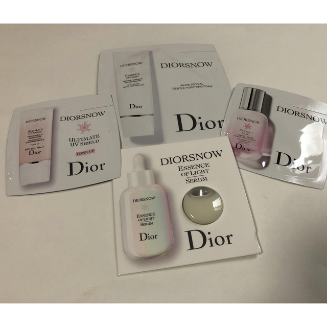 Christian Dior(クリスチャンディオール)のDior  SNOW サンプルセット コスメ/美容のキット/セット(サンプル/トライアルキット)の商品写真
