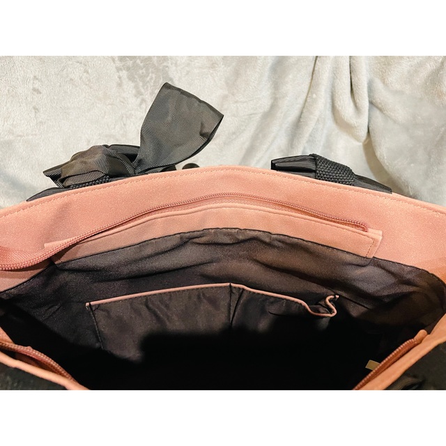 トートバッグ　サーモンピンク　リボン　合成革　スタイルオンバック　LIZDAYZ レディースのバッグ(トートバッグ)の商品写真