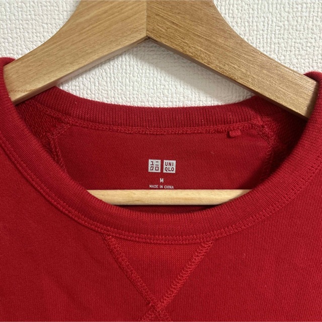 UNIQLO(ユニクロ)のユニクロ　メンズMサイズ　赤トレーナー メンズのトップス(スウェット)の商品写真