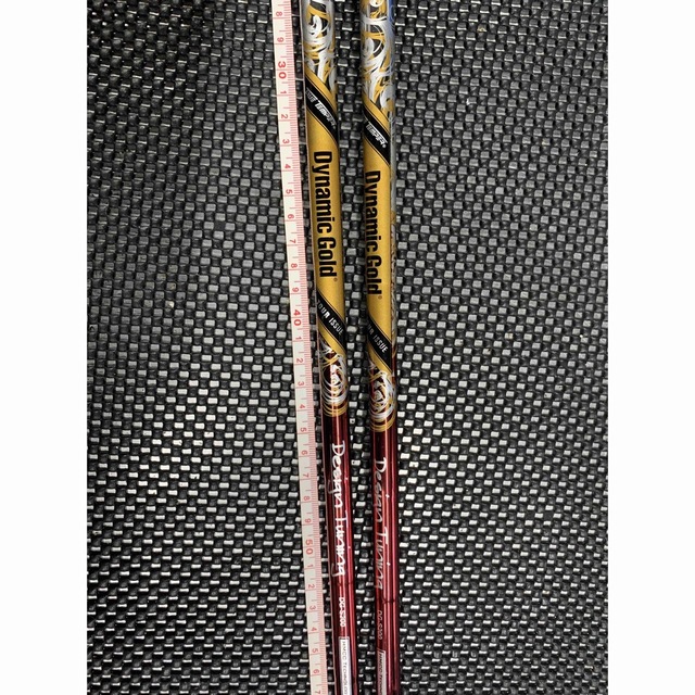 True Temper(トゥルーテンパー)のDG S200 ツアーイシュー　デザインチューニング赤 スポーツ/アウトドアのゴルフ(クラブ)の商品写真