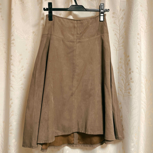 NATURAL BEAUTY BASIC(ナチュラルビューティーベーシック)のNATURAL BEAUTY BASIC スウェード風スカート レディースのスカート(ひざ丈スカート)の商品写真