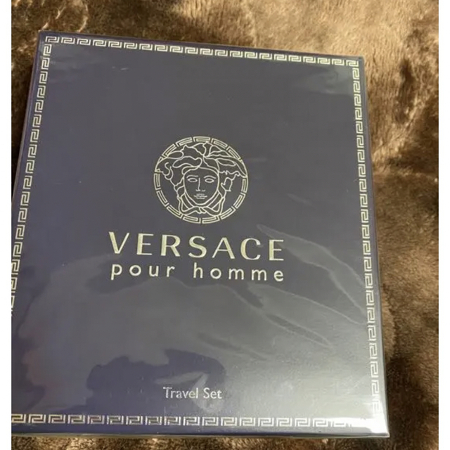 VERSACE(ヴェルサーチ)のVERSACE 香水　ヘアー&ボディーシャンプー インテリア/住まい/日用品の日用品/生活雑貨/旅行(日用品/生活雑貨)の商品写真