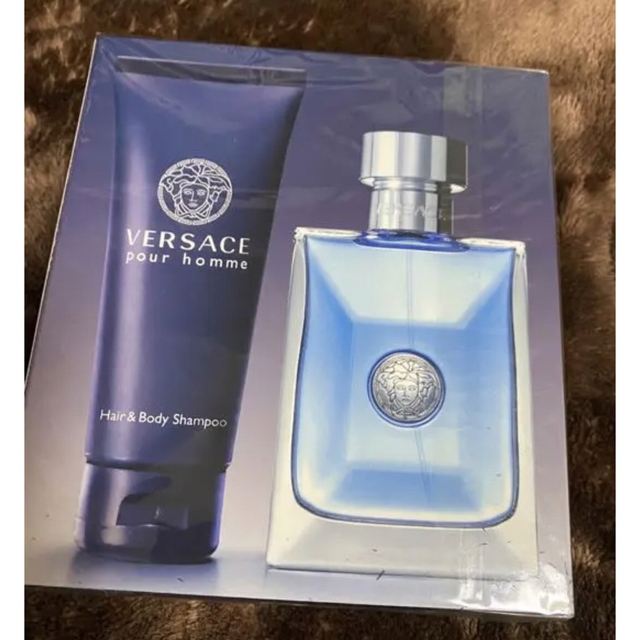 VERSACE(ヴェルサーチ)のVERSACE 香水　ヘアー&ボディーシャンプー インテリア/住まい/日用品の日用品/生活雑貨/旅行(日用品/生活雑貨)の商品写真