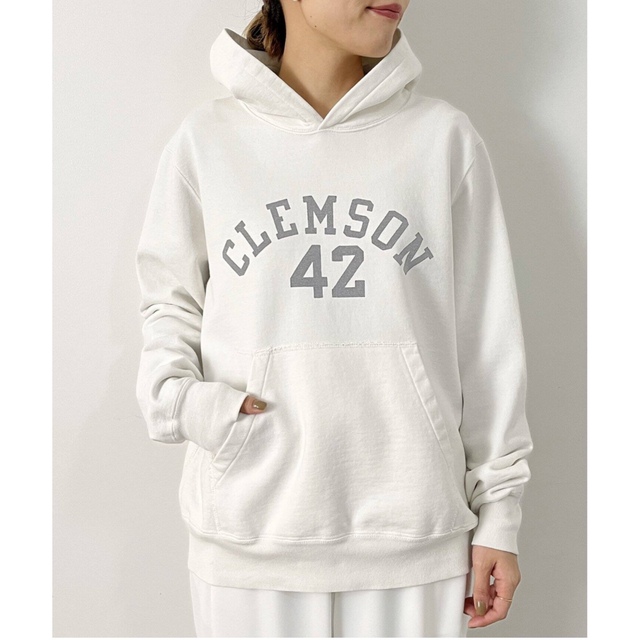 L'Appartement DEUXIEME CLASSE(アパルトモンドゥーズィエムクラス)の新品＊ アパルトモン REMI RELIEF CLEMSON42 フードパーカー レディースのトップス(パーカー)の商品写真