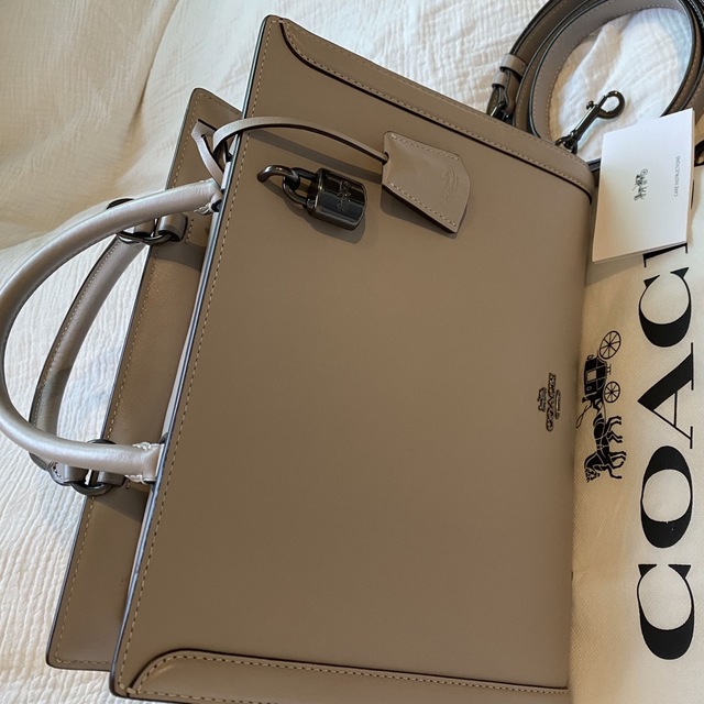 COACH(コーチ)のcoach ハンドバッグ　超美品 レディースのバッグ(ハンドバッグ)の商品写真