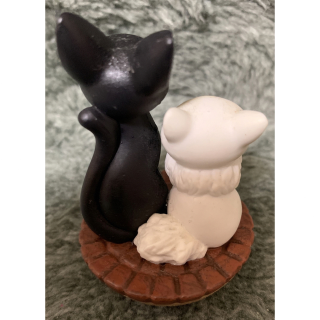 ジブリ(ジブリ)の黒猫ジジと白猫リリー　フィギュア エンタメ/ホビーのおもちゃ/ぬいぐるみ(キャラクターグッズ)の商品写真