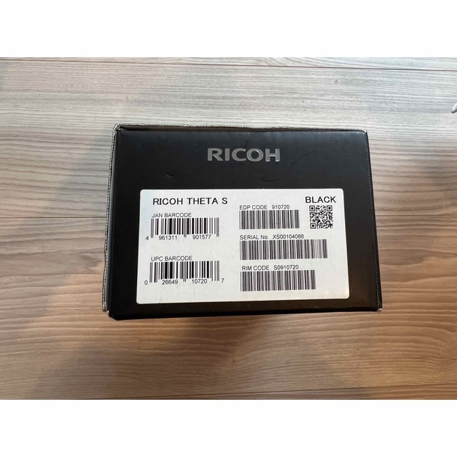 RICOH(リコー)のRICOH THETA S 360度カメラ スマホ/家電/カメラのカメラ(コンパクトデジタルカメラ)の商品写真