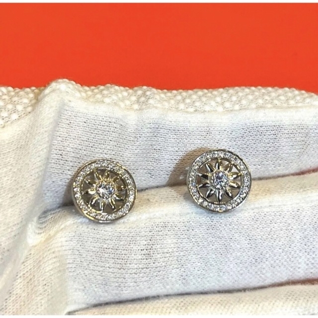 ポーチ 最高品質ピアス*luxury order jewelry*シルバーの通販 by R ...