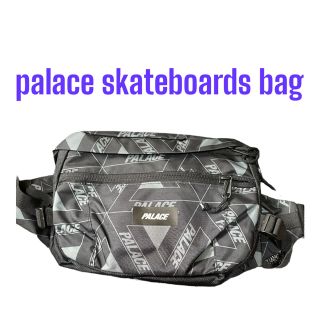 パレス(PALACE)のpalace skateboards bun bag パレス ウエストバッグ(ショルダーバッグ)