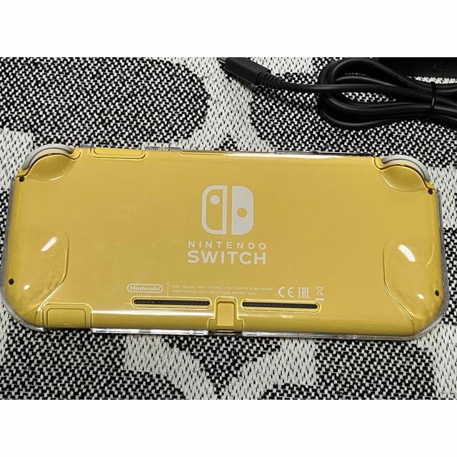 Nintendo Switch Lite イエロー (ケース、保護シート付き)