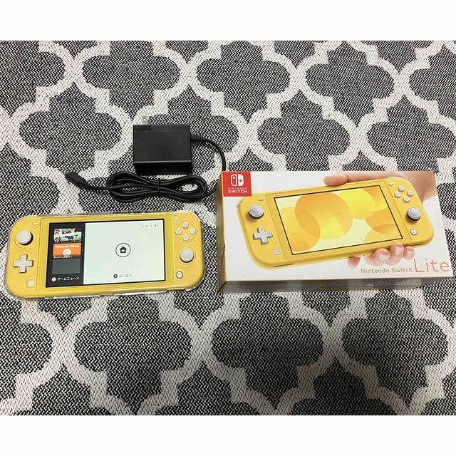 Nintendo Switch Lite イエロー　ケース付き