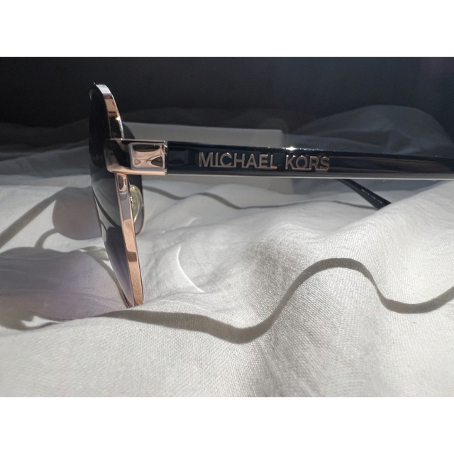 Michael Kors(マイケルコース)のMichael Kors ティアドロップ サングラス レディースのファッション小物(サングラス/メガネ)の商品写真