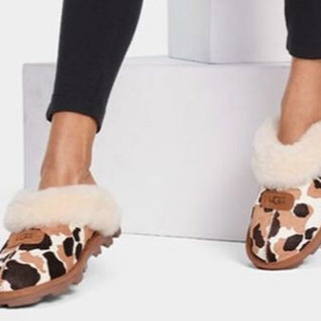 UGG(アグ)の超激レア✨新品✨22cm✨UGG✨コケット✨COQUETTE✨Cow print レディースの靴/シューズ(サンダル)の商品写真