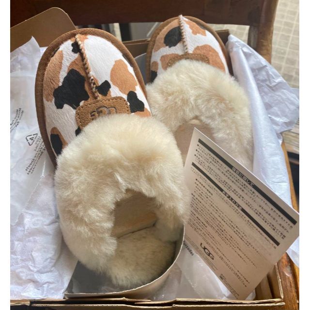 UGG(アグ)の超激レア✨新品✨22cm✨UGG✨コケット✨COQUETTE✨Cow print レディースの靴/シューズ(サンダル)の商品写真