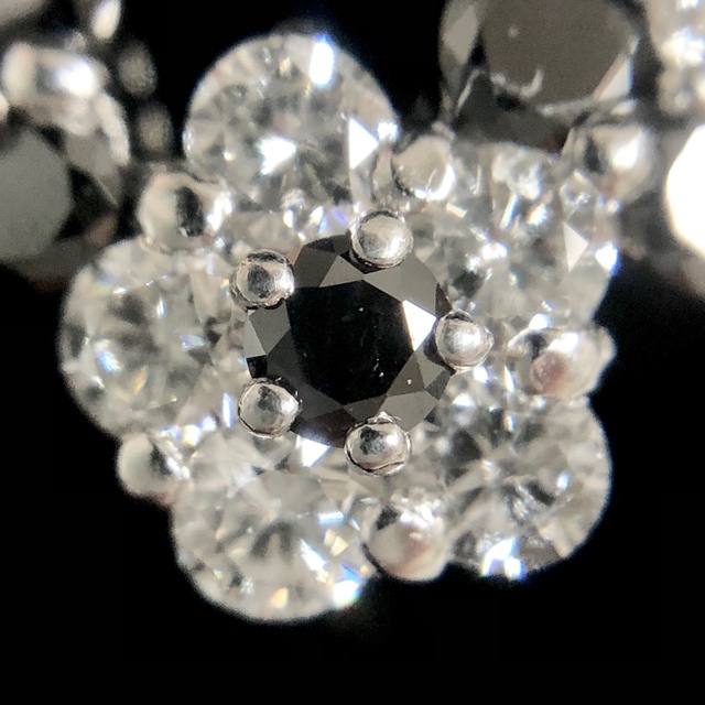 ブラック ダイヤモンド K18WG 1.40ct 花 フラワー ダイヤ リング