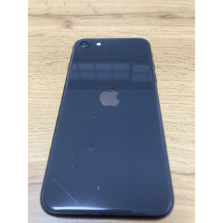 アップル(Apple)のiPhoneSE 第２世代　128GB ブラック(スマートフォン本体)