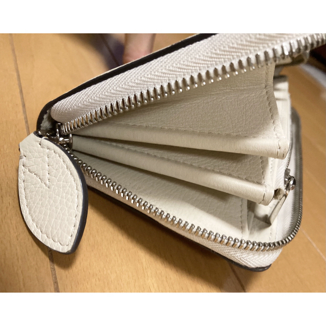 LOUIS VUITTON(ルイヴィトン)のルイヴィトン   長財布モノグラムマヒナ レディースのファッション小物(財布)の商品写真