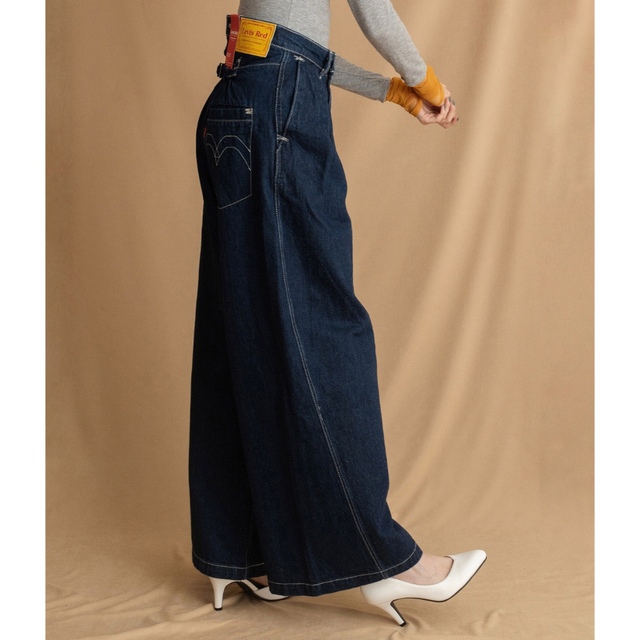 Levi's(リーバイス)のWIDE フレア トラウザー AZURITE RINSE レディースのパンツ(カジュアルパンツ)の商品写真