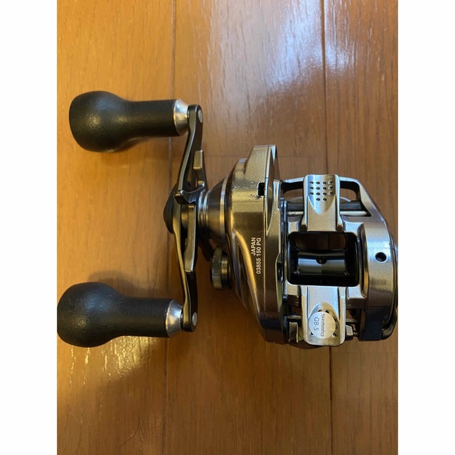 SHIMANO(シマノ)の18バンタムMGL PGハンドルカスタム　DRT バリアルノブシルバー スポーツ/アウトドアのフィッシング(リール)の商品写真